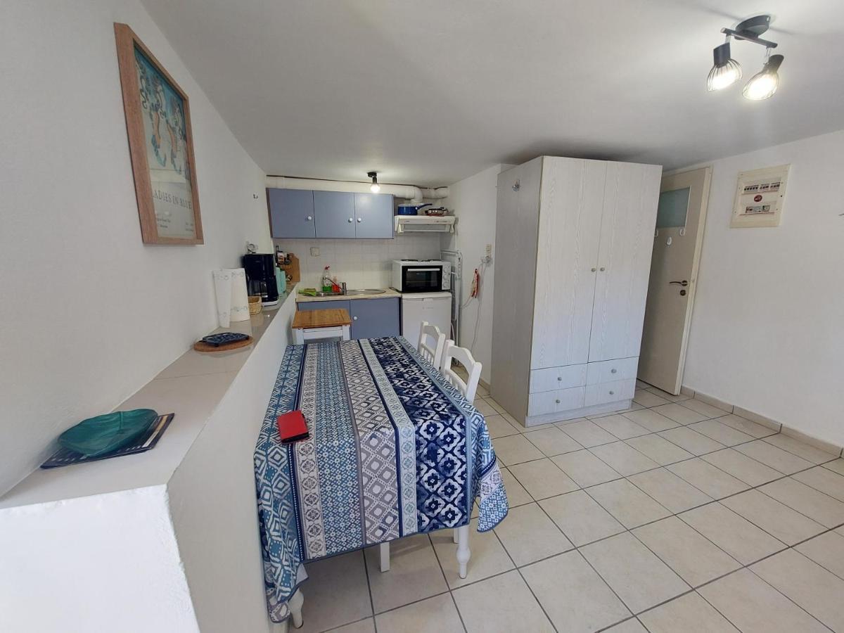 Artemis Ermoupoli Centre Appartement Pour Petit Budget Backpackers Exterior foto