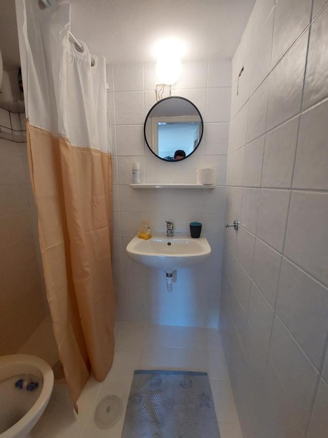 Artemis Ermoupoli Centre Appartement Pour Petit Budget Backpackers Exterior foto